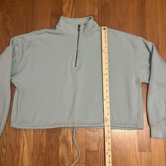 American Eagle blue‎ cropped cinched waist 1/4 Zip size medium - Picture 4 of 12